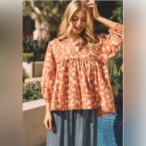 Sage & Fig Chic Bold Flora Popover Blouse in Orange Medium NWT